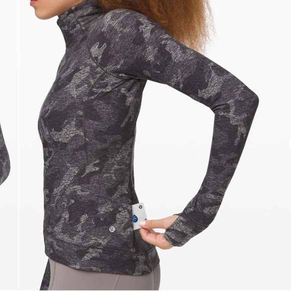 LULULEMON OUTRUN THE ELEMENTS 1/2 ZIP TOP IN GRAY CAMO SIZE 8 - Picture 15 of 16